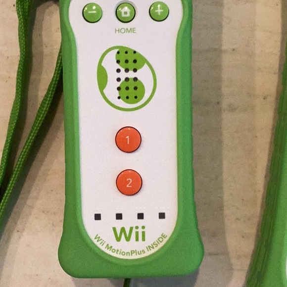 Yoshi Nintendo Wii Remotes Plus Motion Inside Controller Remote Lot Of 2 Green - Picture 2 of 11